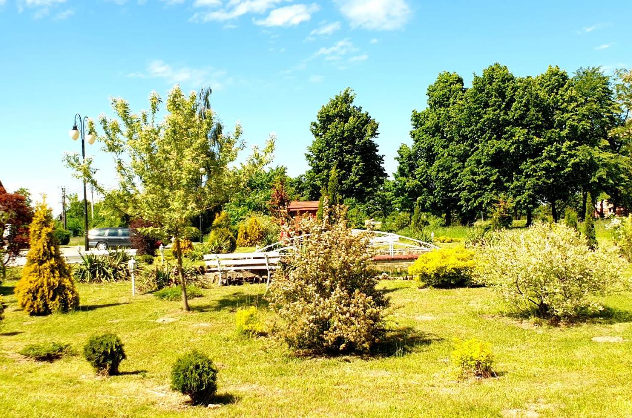 Willa Park Ostrowiec Świętokrzyski Εξωτερικό φωτογραφία