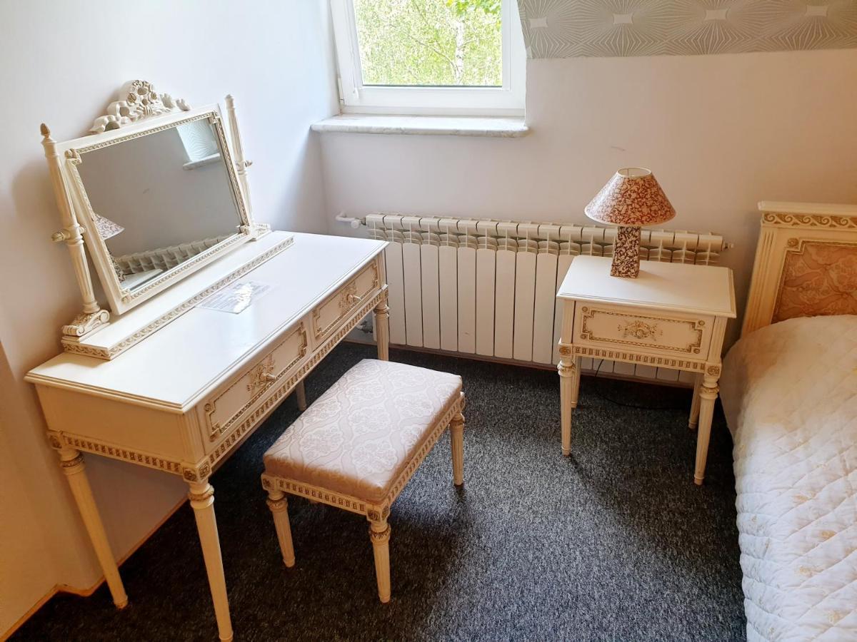 Willa Park Ostrowiec Świętokrzyski Εξωτερικό φωτογραφία