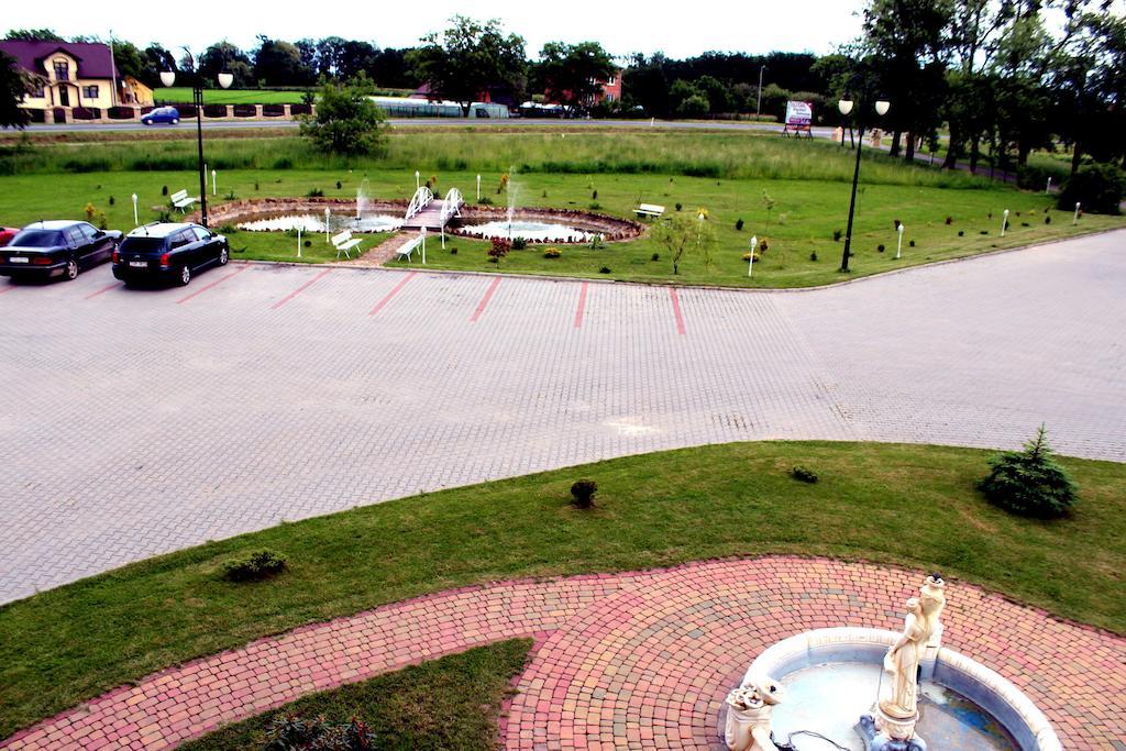 Willa Park Ostrowiec Świętokrzyski Εξωτερικό φωτογραφία